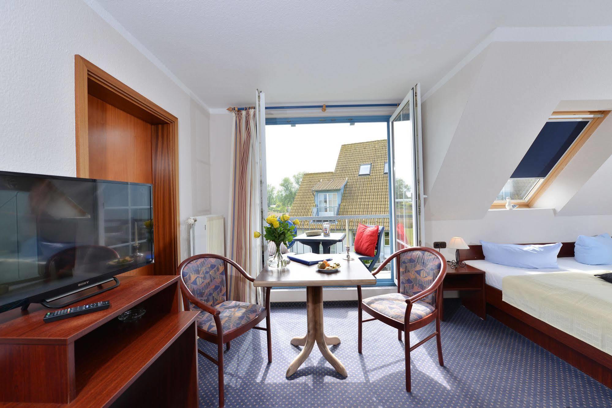 Hotel- & Ferienanlage Kapitaens-Haeuser Breege Εξωτερικό φωτογραφία